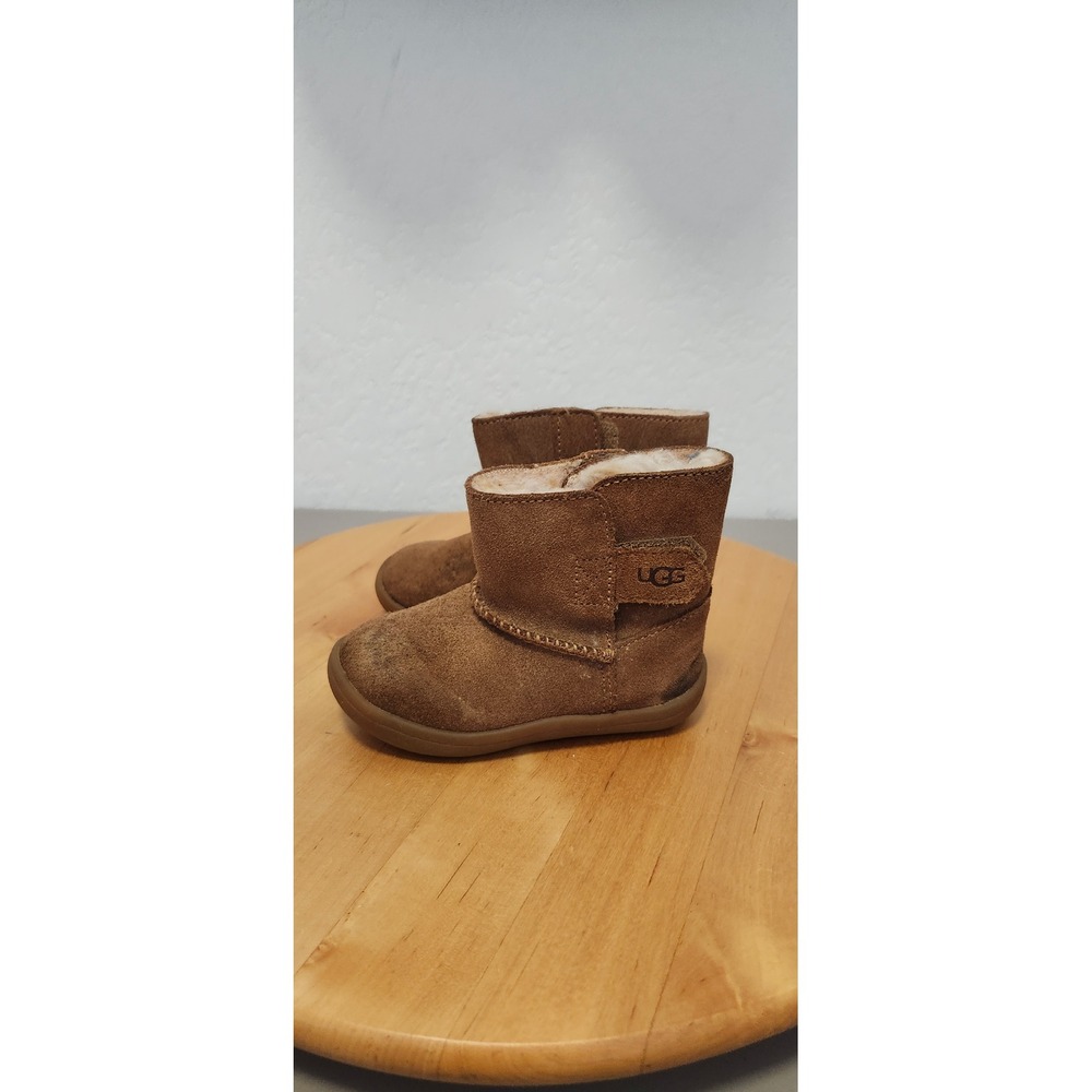 UGG Keelan Boots Kids Size 6 Chestnut Brown Suede Sheepskin Lined 1096034T